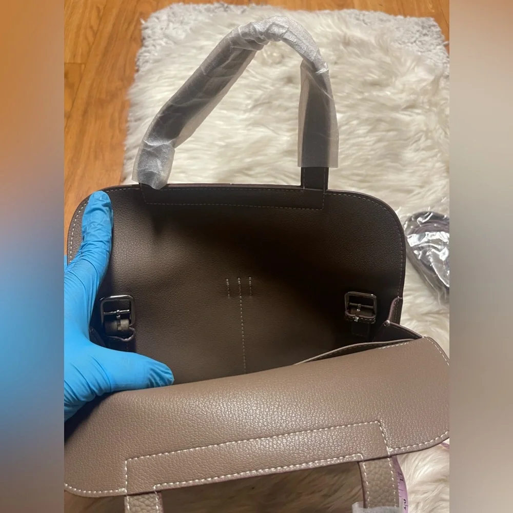 Etoupe Leather Hazlan style Crossbody  Bag - Picture 16 of 16